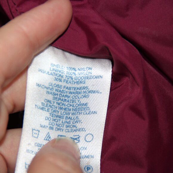 Lands' End Women's Down Filled Puffer Vest Size Med. Quilted Full Zip Purple EUC - Picture 7 of 8